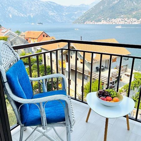 Chic Sea Front Apartment With Breathtaking Kotor Bay View Дони-Столив Экстерьер фото