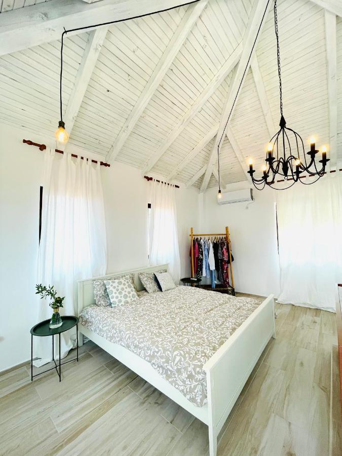 Chic Sea Front Apartment With Breathtaking Kotor Bay View Дони-Столив Экстерьер фото
