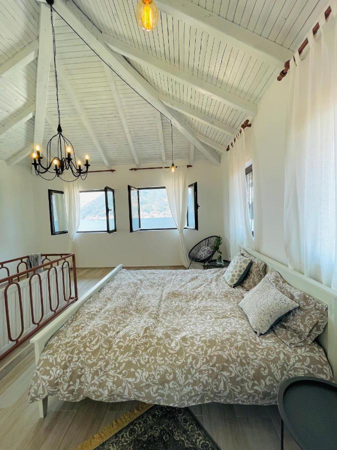Chic Sea Front Apartment With Breathtaking Kotor Bay View Дони-Столив Экстерьер фото